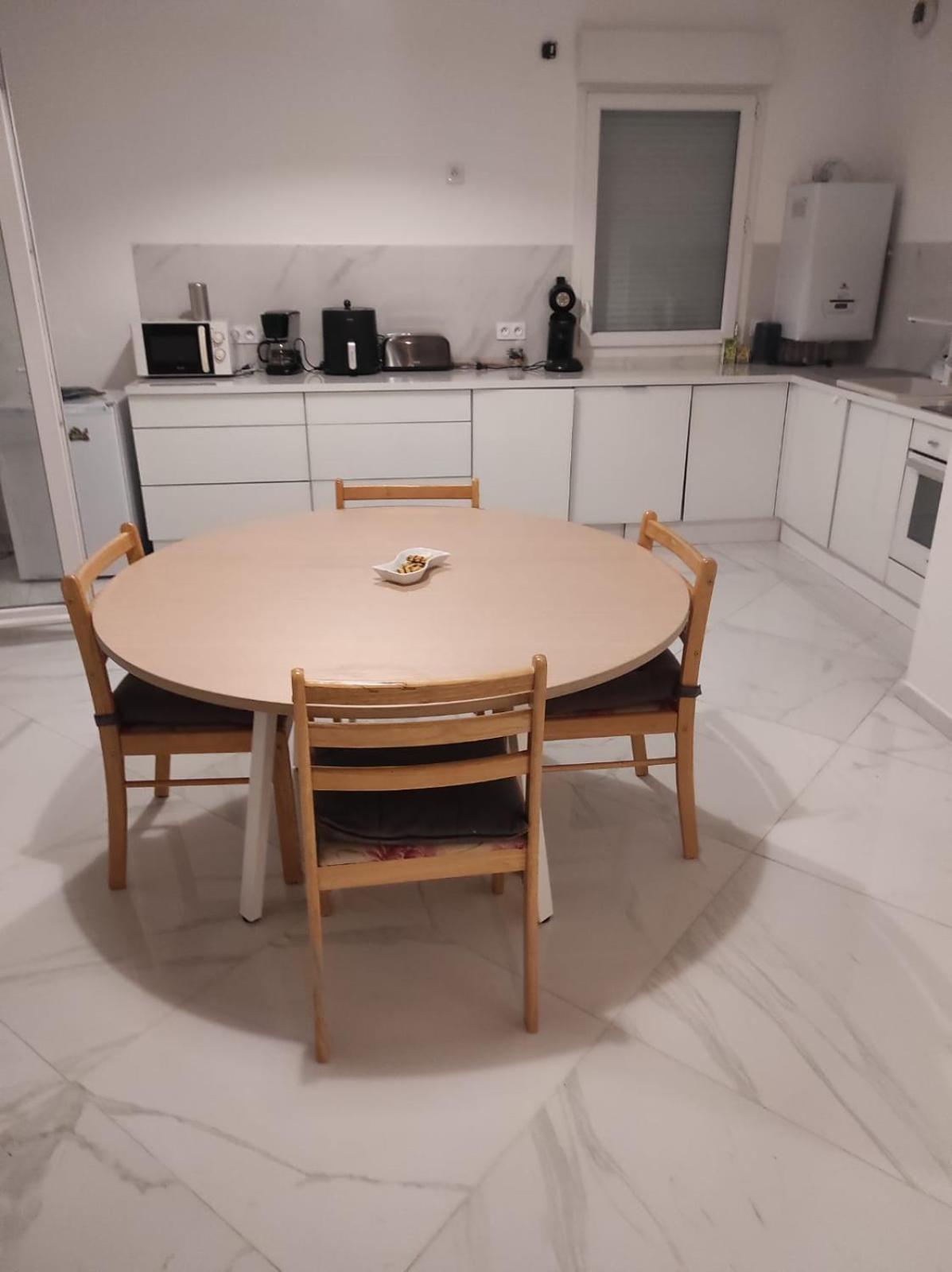 Tres Bel Appartement Avec Grand Jardin, Proche De Paris ヴィトリー・シュル・セーヌ エクステリア 写真